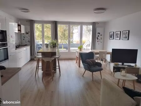 t4 de 84 m² – 3 chambres – cuisine équipée - terrasse – proche lac du héron