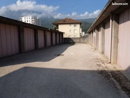 garage/box 15 m² seyssinet pariset