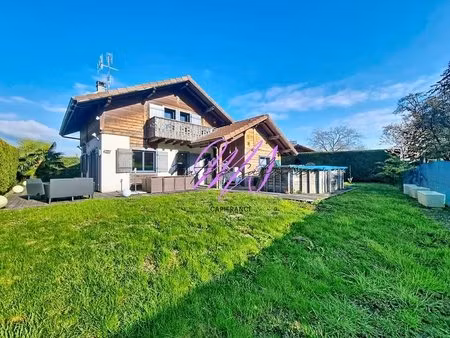 chalet de 103.70 m² 3 chambres avec studio indépendant  piscine chauffée et terrain clos..