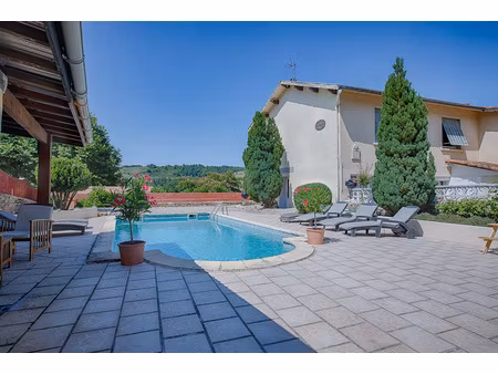 propriété d'exception de caractère avec double habitation  g