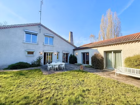 vente maison 7 pièces 240.24 m² à la pacaudière (42310)  240 000 €