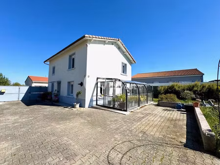 vente maison 4 pièces 114 m² à martres-sur-morge (63720)  249 900 €