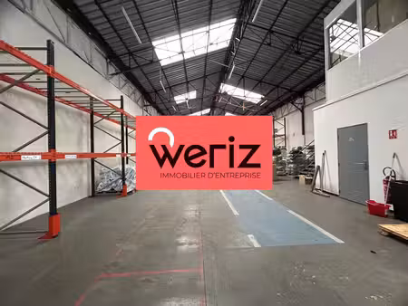 location entrepôt 592m²