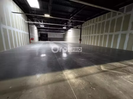 location commerce 656 m² à lubersac (19210)