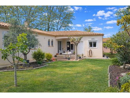 villa de plain-pied 165m2 terrain 864m2 sans vis-à-vis.