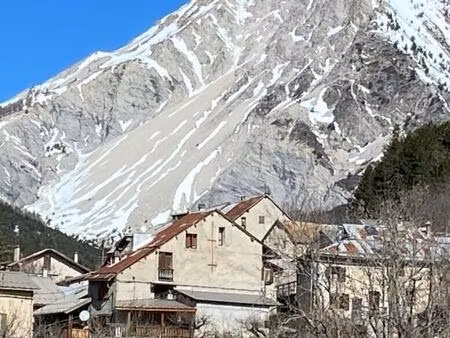 charmante maison de village avec vue panoramique à la valette ? thorame basse