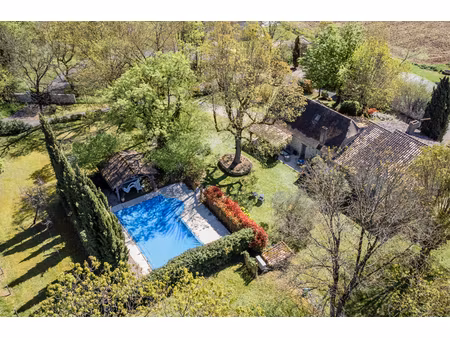 charmante maison de campagne +/-170m2  4 chambres  piscine  5676m2 jardin