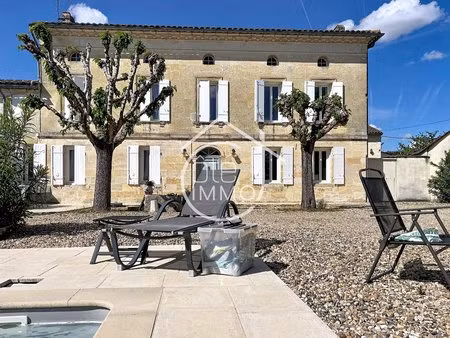 saint emilion : maison girondine en pierre avec piscine et gîte