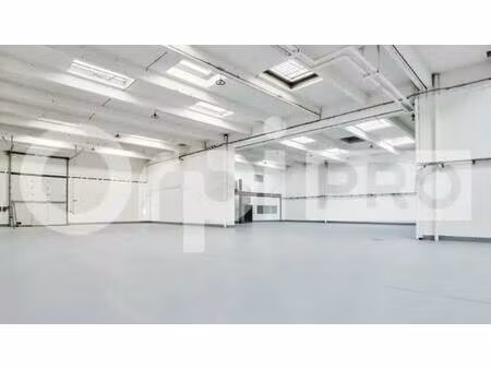 location local d’activités evry 91000 854m²