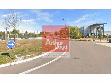location local commercial 209m² troyes 10000
