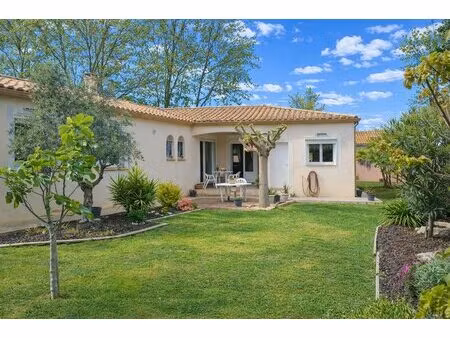 villa de plain-pied 165m2 terrain 864m2 sans vis-à-vis.