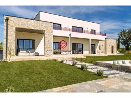 villa contemporaine avec vue imprenable sur le lac