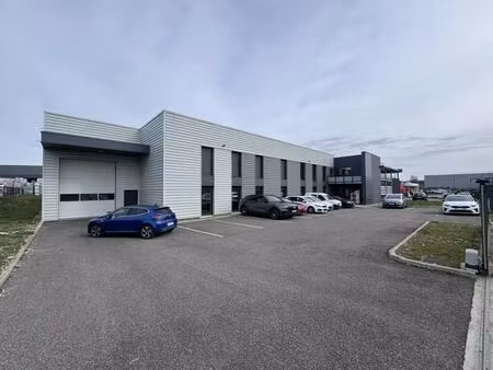 vente local d'activités 2 037 m²