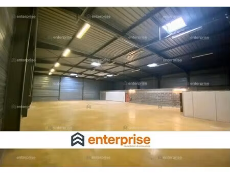 location local d'activités 463 m²