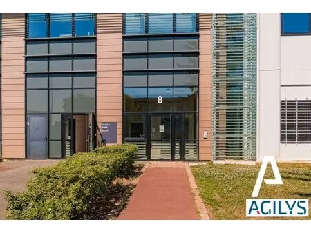 location local d'activités 301 m² à 958 m²