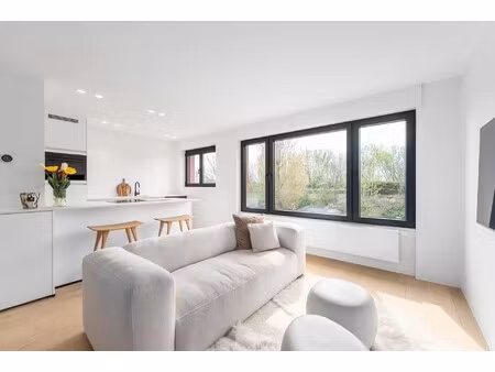 tot in de puntjes gerenoveerd appartement