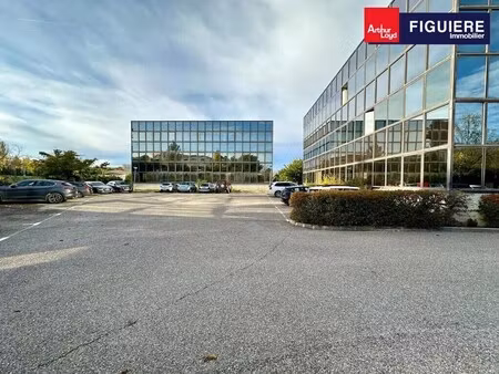 location bureaux 123 m² à 419 m²