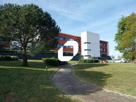 location bureaux 304 m²