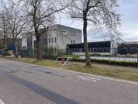 bedrijfsgebouw magazijn met kantoren mechelen-noord