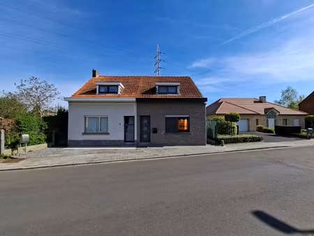 rustig gelegen woning met 3 slaapkamers en tuin te wilsele