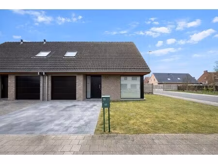 moorslede – rustig gelegen halfopen woning met tuin en 3 slaapkamers