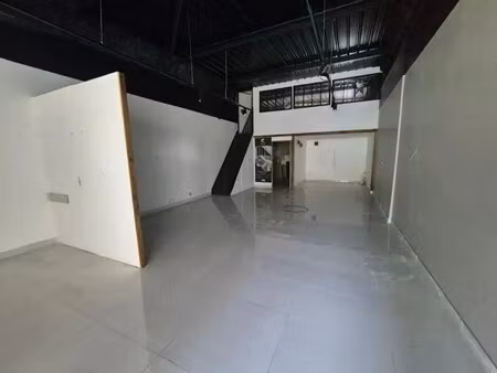 location commerce longperrier 77230 219m²