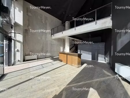 location commerce 168 m²