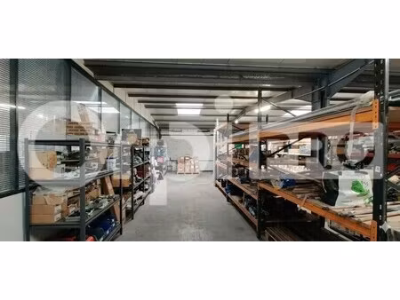 vente entrepôt 437 m²