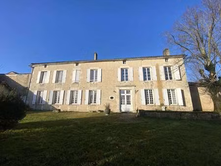 vente maison à rouillac (16170) : à vendre / 270m² rouillac