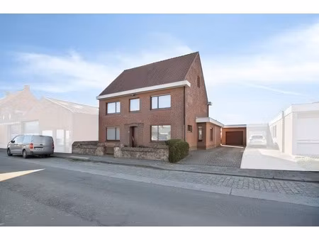 huis te koop in proven met 4 slaapkamers