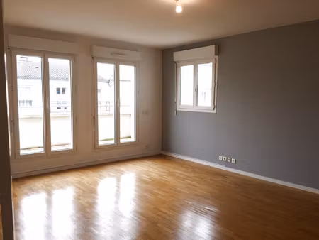 location appartement 3 pièces 70m² poissy 78300