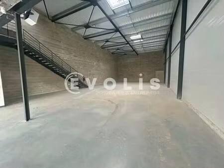 location local d'activités 172 m² à 2 443 m²