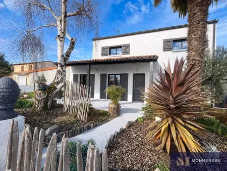 charmante maison renovee a proximite des commerces