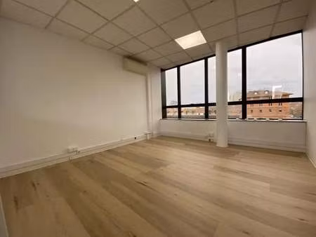location bureaux 272 m²