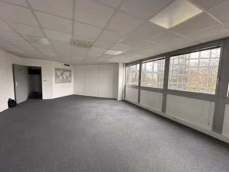 location bureaux 70 m²