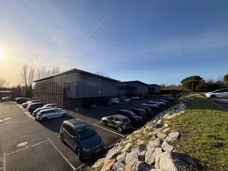 location bureaux 81 m² à 214 m²