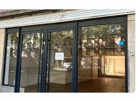 location commerce 100 m²