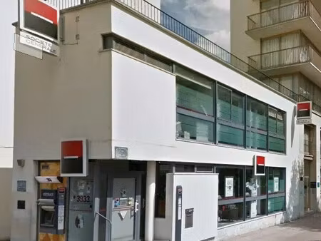 location commerce 152 m²