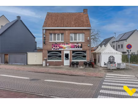 commercieel te koop in olen met 4 slaapkamers