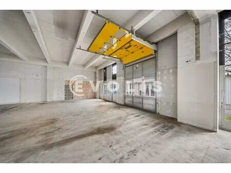 location local d'activités 300 m² à 900 m²