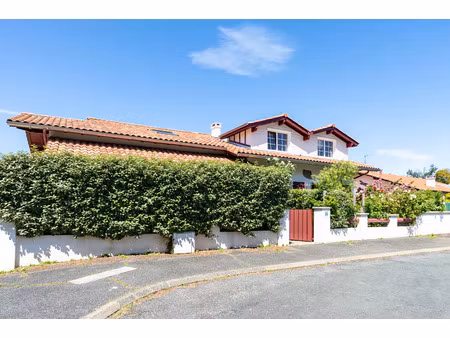 vente maison 10 pièces 300m2 urrugne 64122 - 1320000 € - surface privée