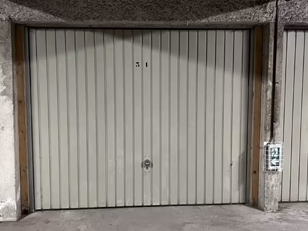 achat parking lorient 56100