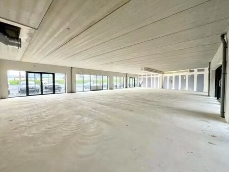location commerce puget sur argens 83480 170m²