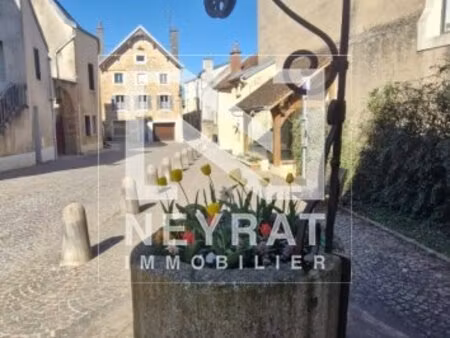 immeuble de rapport au coeur de couchey