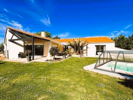 vente maison piscine à corcoué-sur-logne (44650) : à vendre piscine / 129m² corcoué-sur-lo