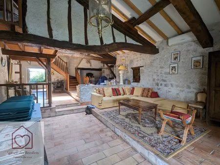 demeure de prestige montjoi 6 pièce(s) 200 m2