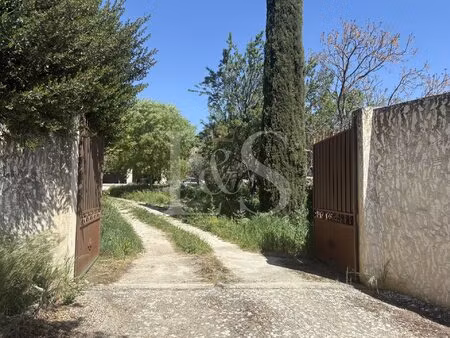 magnifique terrain constructible au coeur de cabrières d'avignon