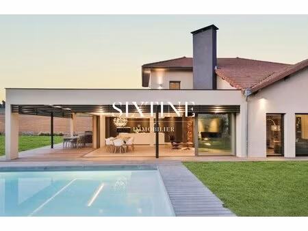 maison contemporaine avec des prestations haut de gamme