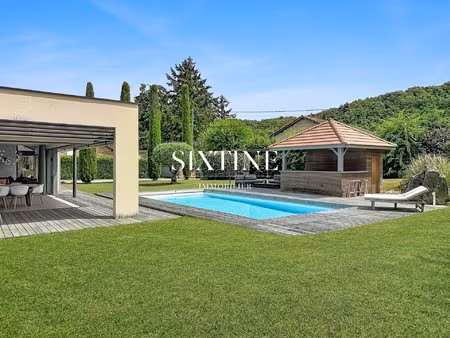 maison contemporaine avec des prestations haut de gamme