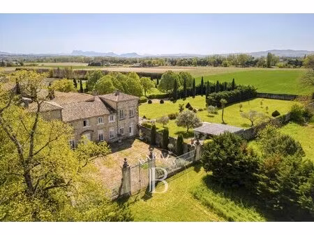 barnes drôme - sud valence - propriété du xviiième avec jardin à la française - terrain de